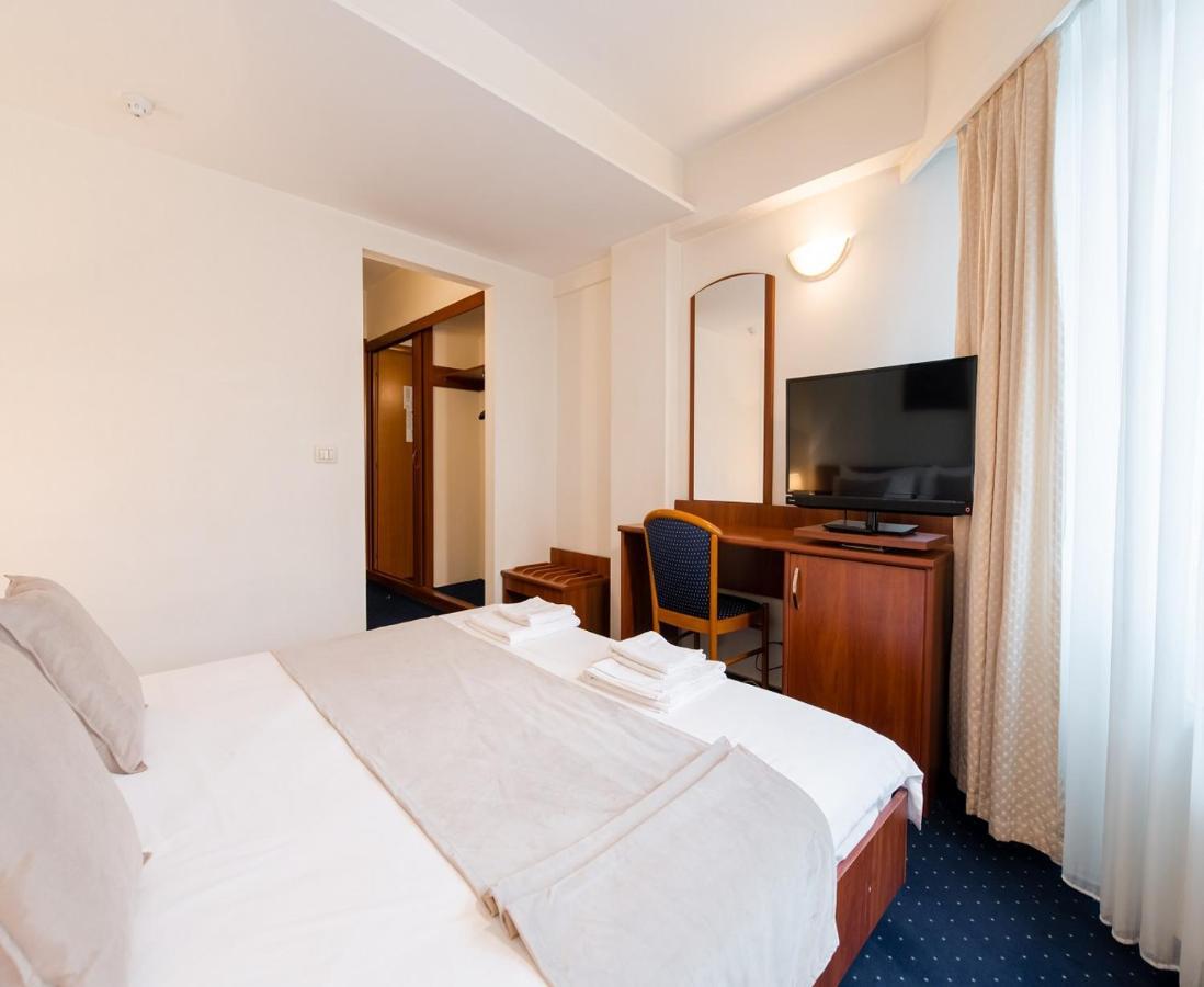 Hotel Excelsior Timisoara Bagian luar foto