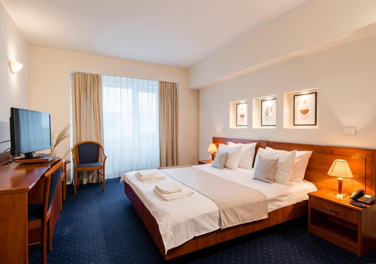 Hotel Excelsior Timisoara Bagian luar foto